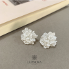 Aretes de flor apariencia quebradiza
