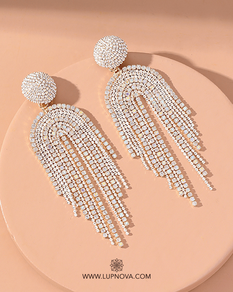 Aretes cascada de mini borlas y brillantes