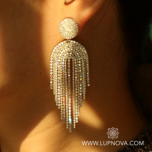 Aretes cascada de mini borlas y brillantes