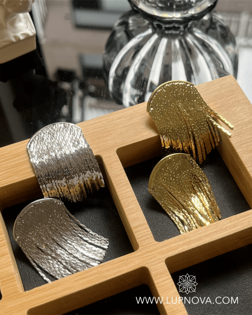 Aretes de hilos metálicos