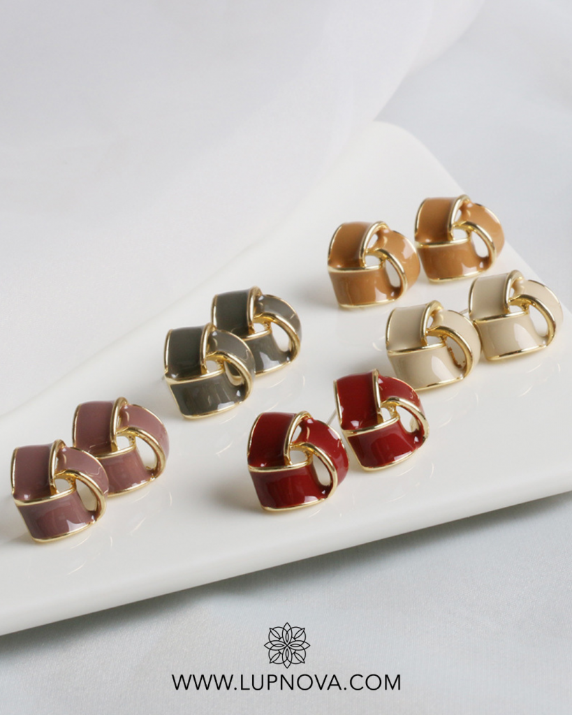 Aretes bandas entrelazadas triangulares