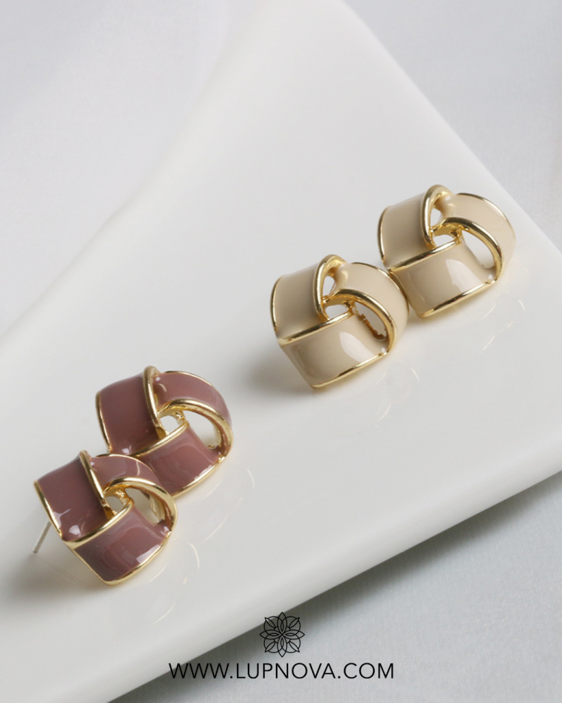 Aretes bandas entrelazadas triangulares