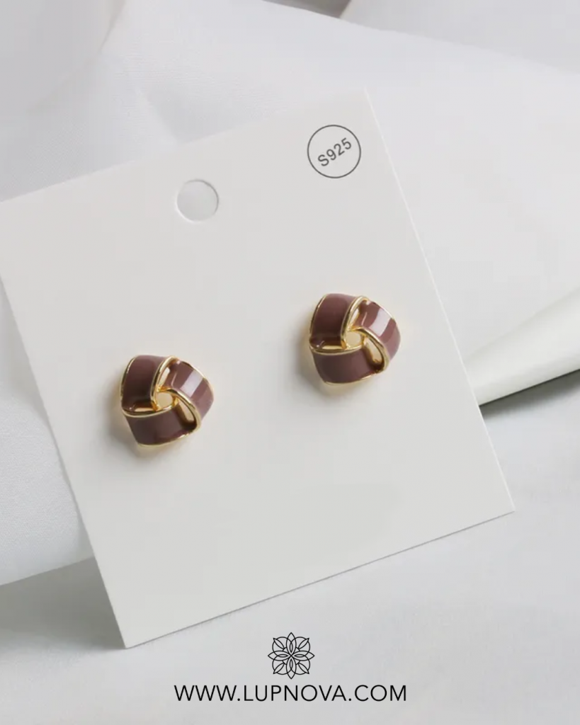 Aretes bandas entrelazadas triangulares
