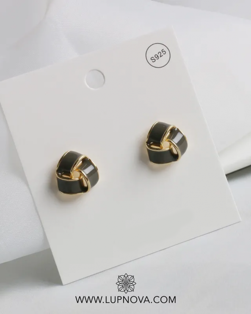 Aretes bandas entrelazadas triangulares