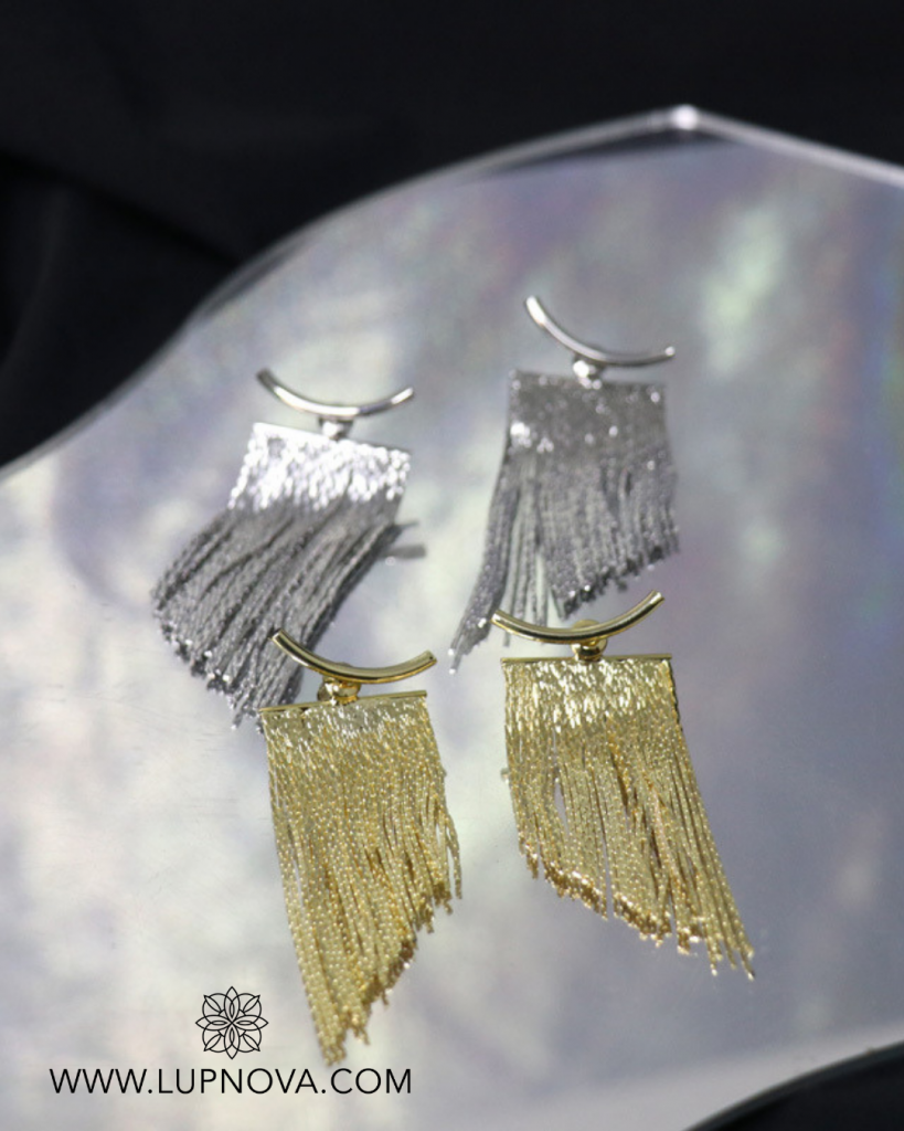 Aretes minimal con hilos metálicos