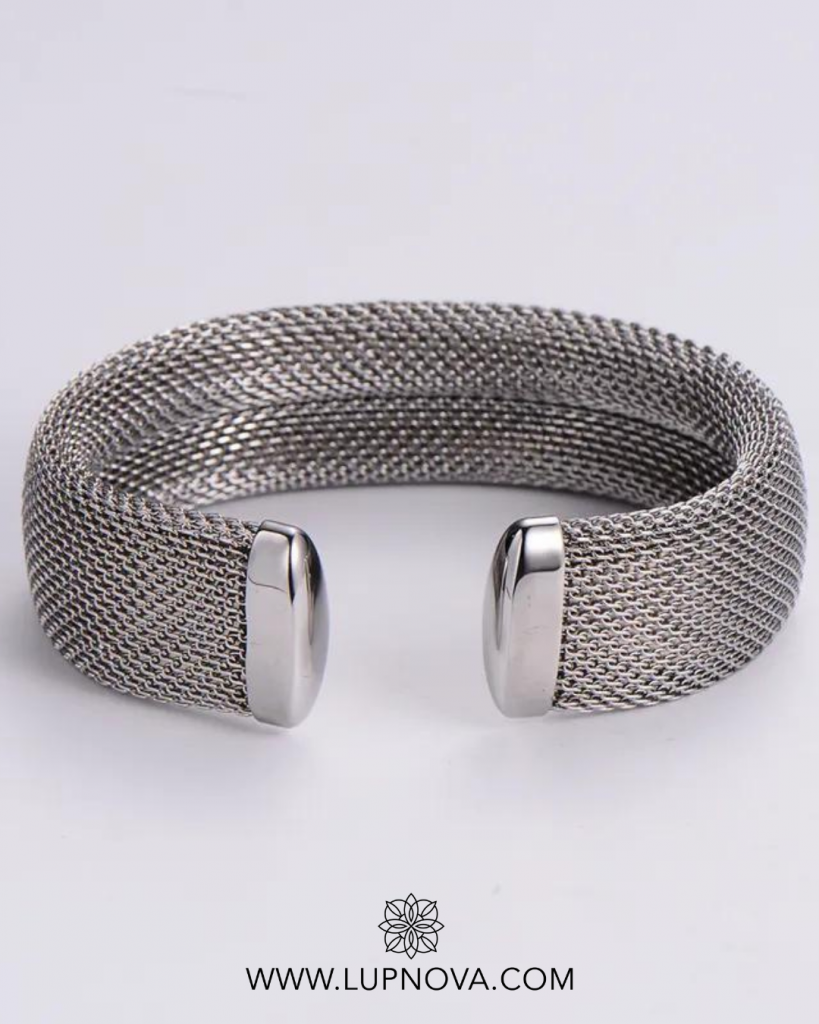 Brazalete mesh en forma de C plateado
