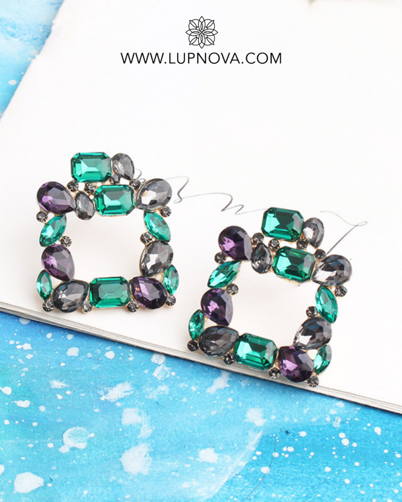 Aretes cuadros y cristales