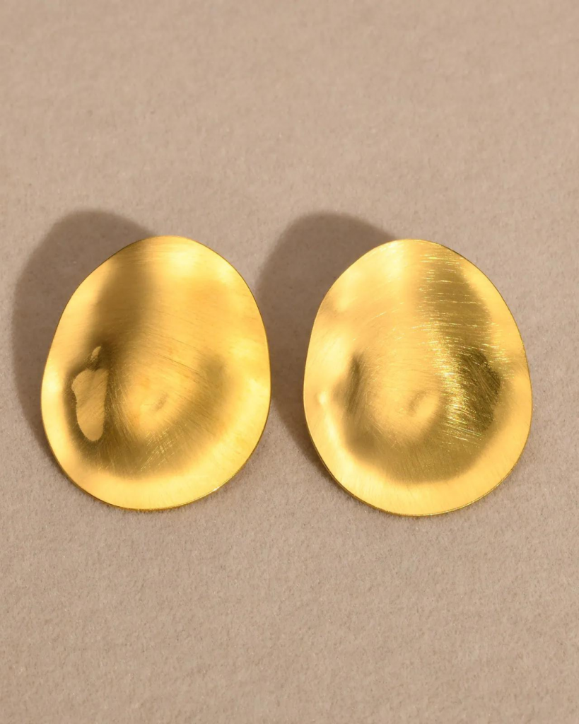 Aretes lunares de acero