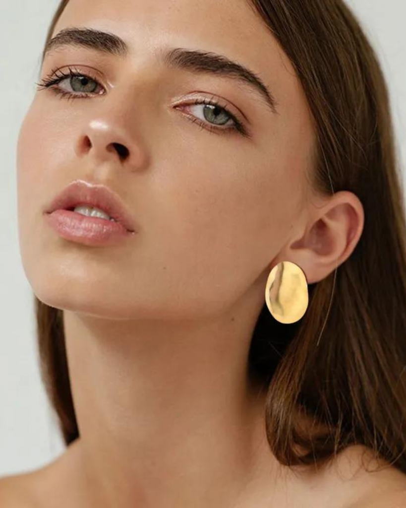 Aretes lunares de acero