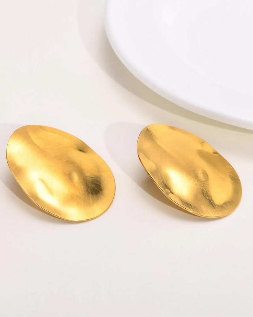 Aretes lunares de acero