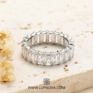 Anillo de baguettes