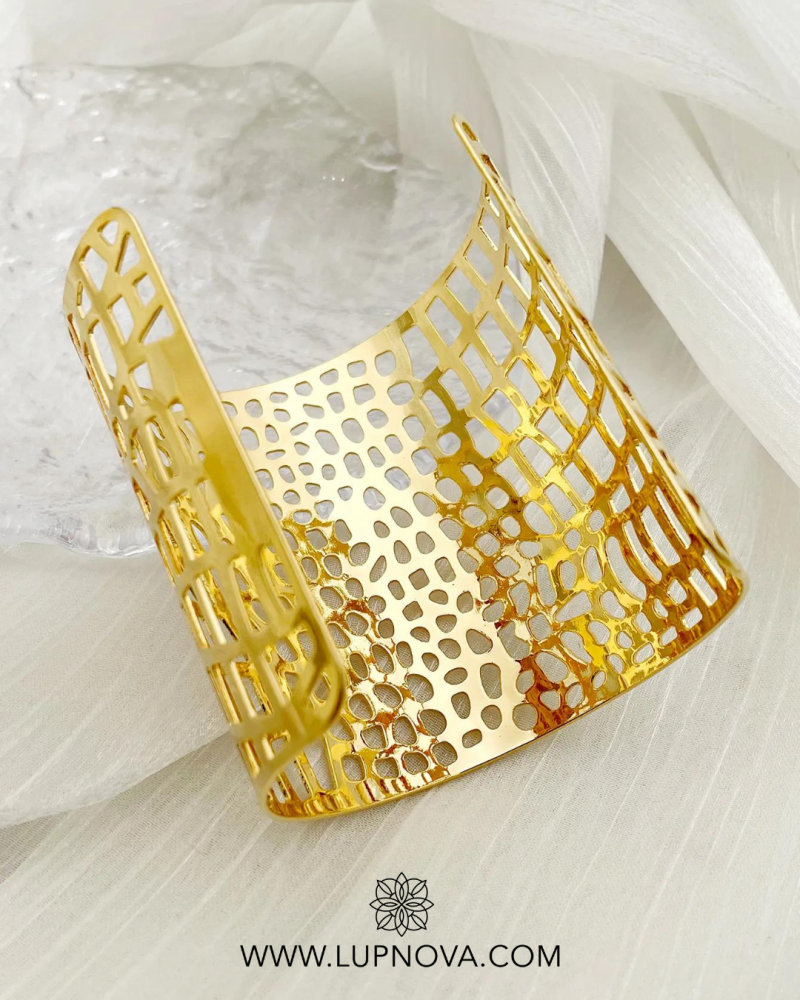 Pulsera calada tipo cuff estilo africano - Imagen 2