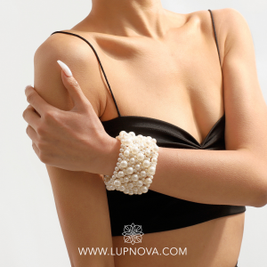 Pulsera cuff de perlas