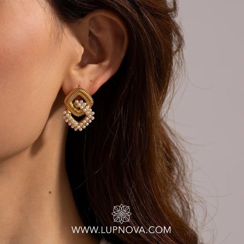 Aretes rombos de mini perlas