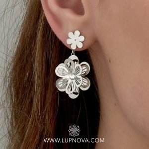 Aretes flor calada