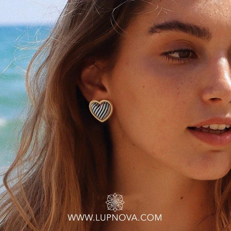Aretes striped heart
