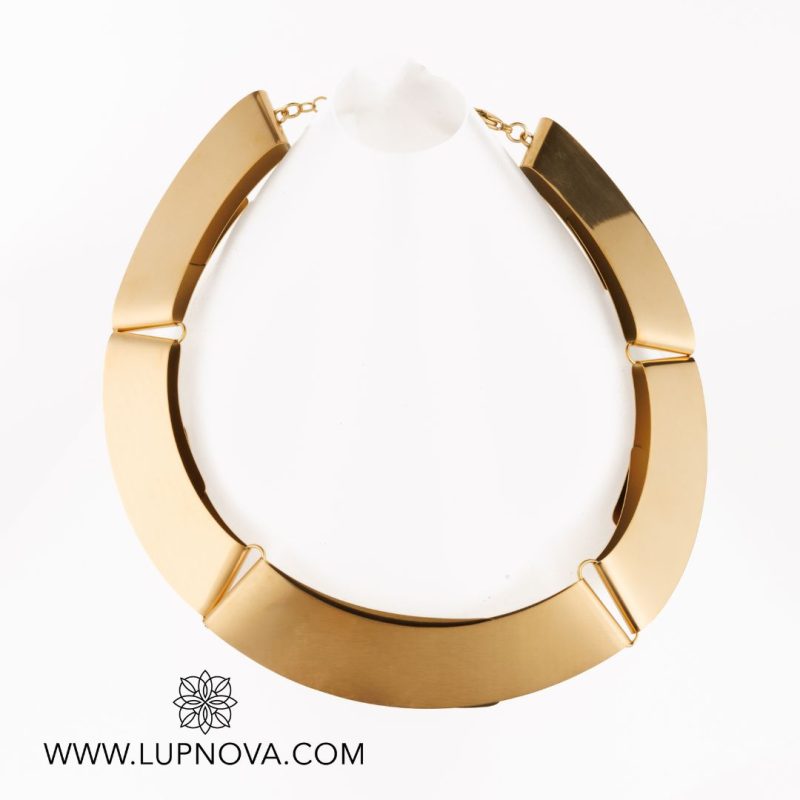 Moonbow choker