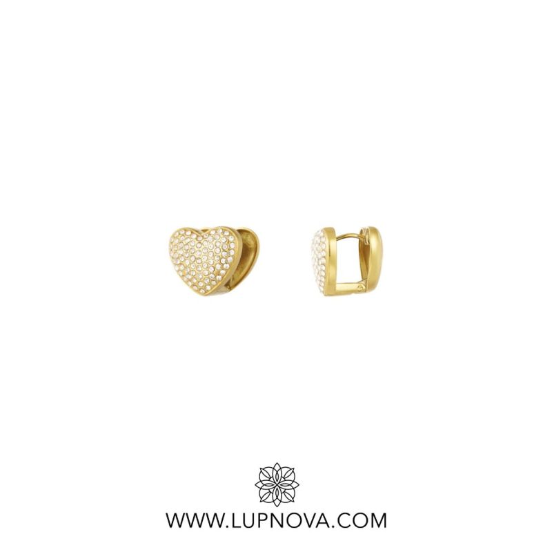 Aretes huggies de corazón