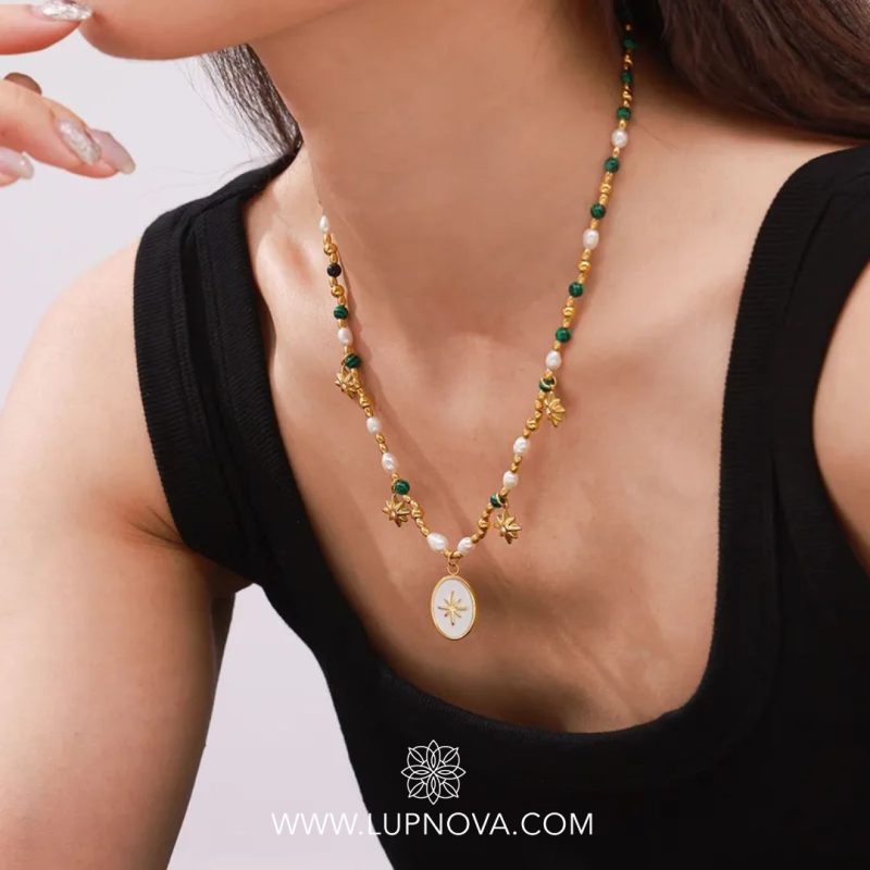 Collar Celestial Charm