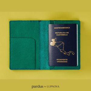 Pardus Passport Holder
